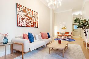 Chic Modern Flat w Balcony 5 min to Taksim