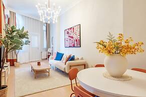 Chic Modern Flat w Balcony 5 min to Taksim