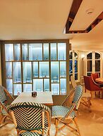 Siri Ratchadamnoen Bangkok Hotel