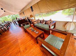 Yala Hotel Lion Air Conditioned Luxury