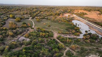 Yala Hotel Lion Air Conditioned Luxury