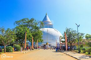 Yala Hotel Lion Air Conditioned Luxury