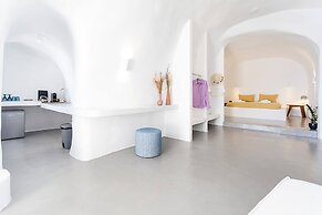 Aristofanis Sunrise Suite