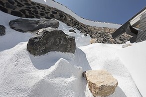 Aristofanis Sunrise Suite