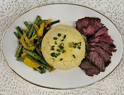 Bakawan Hideaway Resort and Restaurant