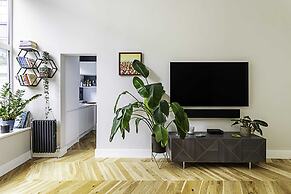 Well-decorated Notting Hill Flat