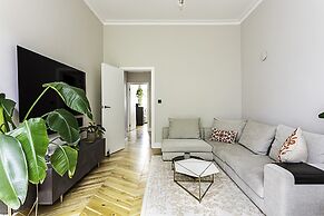 Well-decorated Notting Hill Flat