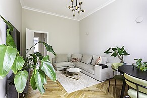 Well-decorated Notting Hill Flat
