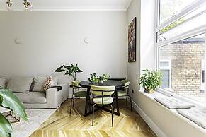 Well-decorated Notting Hill Flat