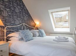 5 Court Cottage, Hillfield Village