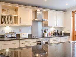 5 Court Cottage, Hillfield Village