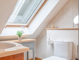 5 Court Cottage, Hillfield Village