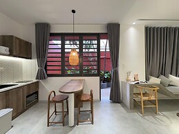 KIN WANDER TÂN PHONG, THE MOONAGE