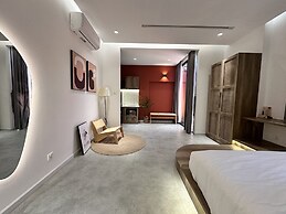 KIN WANDER TÂN PHONG, THE MOONAGE