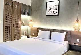 KIN WANDER TÂN PHONG, THE MOONAGE