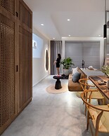 KIN WANDER TÂN PHONG, THE MOONAGE