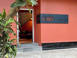 KIN WANDER TÂN PHONG, THE MOONAGE