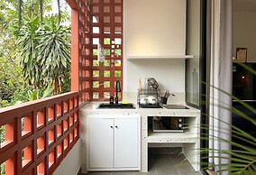 KIN WANDER TÂN PHONG, THE MOONAGE