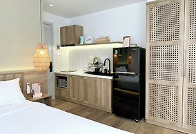 KIN WANDER TÂN PHONG, THE MOONAGE