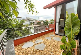 KIN WANDER TÂN PHONG, THE MOONAGE