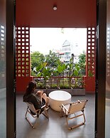 KIN WANDER TÂN PHONG, THE MOONAGE