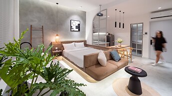 KIN WANDER TÂN PHONG, THE MOONAGE