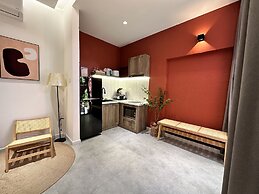 KIN WANDER TÂN PHONG, THE MOONAGE