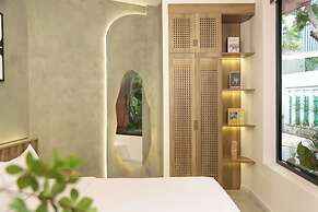 KIN WANDER TÂN PHONG, THE MOONAGE