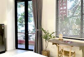 KIN WANDER TÂN PHONG, THE MOONAGE