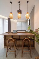 KIN WANDER TÂN PHONG, THE MOONAGE