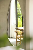 KIN WANDER TÂN PHONG, THE MOONAGE