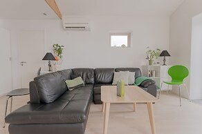 Waterfront Retreat | 2 Br Boathouse