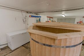 Waterfront Retreat | 2 Br Boathouse