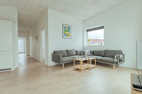 Delightful 2 Bedroom Apt | Balcony | Parking