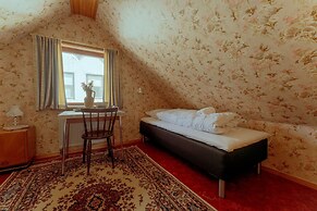 Charming 3 Br Home | Scenic Village | Nature