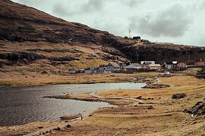 Charming 3 Br Home | Scenic Village | Nature