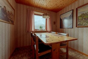 Charming 3 Br Home | Scenic Village | Nature