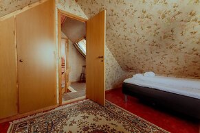 Charming 3 Br Home | Scenic Village | Nature