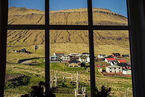Lovely 4-Br House | Sea View | Nature