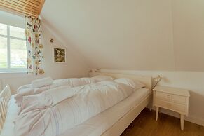 Lovely 4-Br House | Sea View | Nature