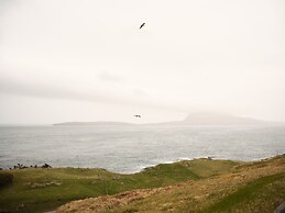 Stunning 1-Bedroom Apt With Breathtaking Scenery