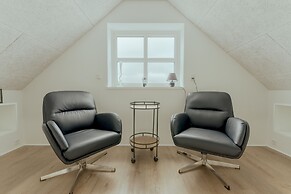 Dahlastova | Stunning Boathouse | Bay View | 3Br