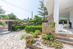 3553 Villa Cirenaica by Barbarhouse