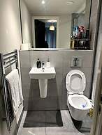 2-bed Luxury Apartment in Birmingham City Center