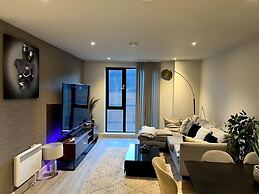 2-bed Luxury Apartment in Birmingham City Center