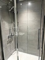 2-bed Luxury Apartment in Birmingham City Center