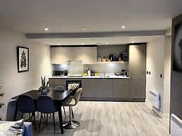 2-bed Luxury Apartment in Birmingham City Center