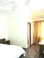 Sycamore Royals Hotel Jahi