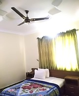 Sycamore Royals Hotel Jahi