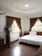 Sycamore Royals Hotel Jahi